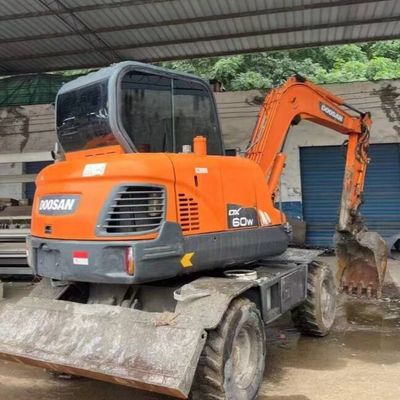 中古 ミニホイール掘削機 掘削機 DOOSAN DH60 中古掘削機 5550 kg