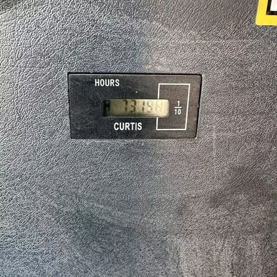 イエロー ヒューンダイ 305 中古 掘削機 掘削機 198kw 1900rpm 中古 建設機械