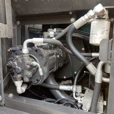 よく維持された中古 ヴォルボ 水力掘削機 ヴォルボ150D 古い建設機器